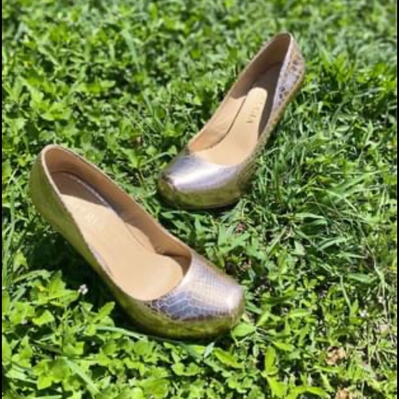 Heels - Picture 1 of 2